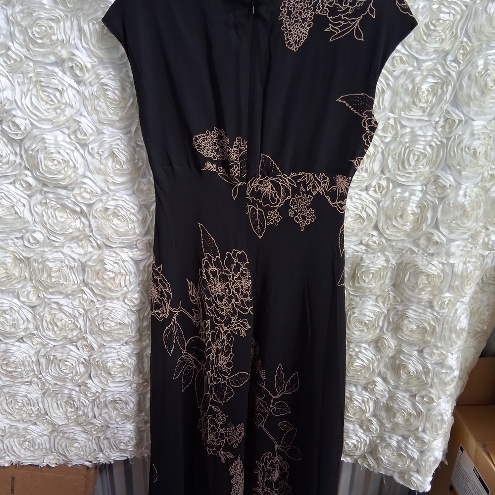 Jones Wear Black and Brown Floral Maxi Dress - Picture 6 of 8